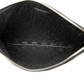Chanel Black Medium Quilted Patent O Case Clutch 4