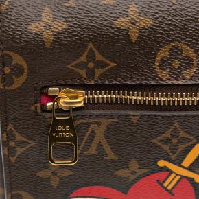Louis Vuitton Monogram Patches Pochette Metis 9