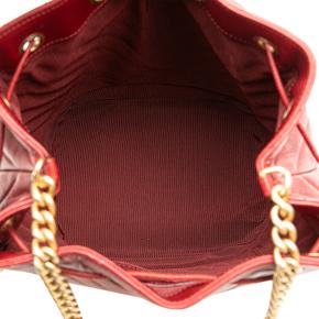Chanel Red Lambskin Paris Cosmopolite Medium Chevron Bucket Bag 4