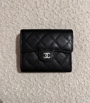 Chanel Black Grained Caviar Classic Small Wallet 3