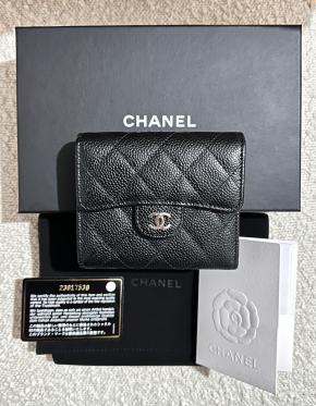 Chanel Black Grained Caviar Classic Small Wallet 2