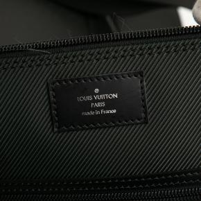 Louis Vuitton Black Taiga Sac Gibeciere 7