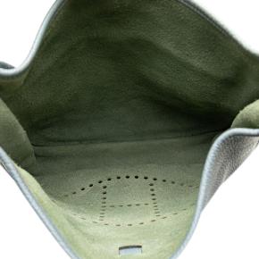 Clemence Evelyne III 33 4