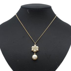 Chanel  Faux Pearl Flower Drop Pendant Necklace 9