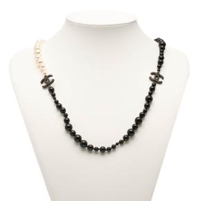 Chanel Faux Pearl and Black Bead Necklace 7