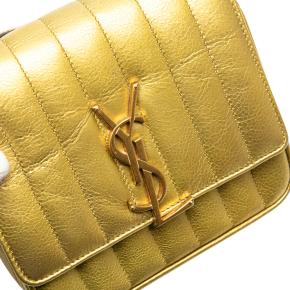 Saint Laurent Small Gold  Grain De Poudre Monogram Vicky Chain Bag 8