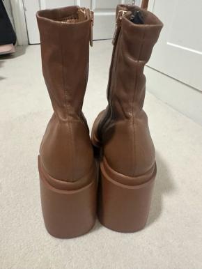 Robert Clergerie Tan Nina Boots 5