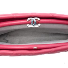 Chanel Pink Quilted Lambskin Kiss Lock Clutch 4