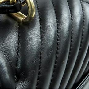 Chanel Black Medium CC Chevron Lambskin Chain Top Handle Flap 10