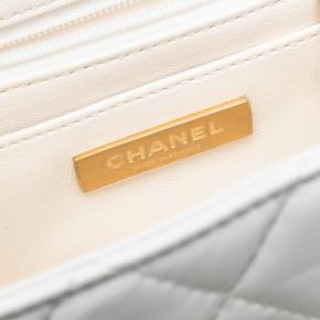 Chanel White Mini CC Quilted Lambskin Vanity Top Handle Cosmetic Case 5