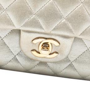 Chanel Classic Iridescent Lambskin Medium Double Flap 6