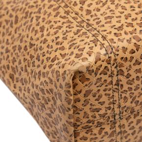 Bottega Veneta Animal Printed Nappa Intrecciomirage Butterfly Tote 7