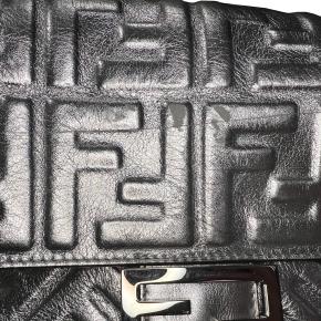 Fendi Silver Zucca Embossed Leather Baguette Satchel 9