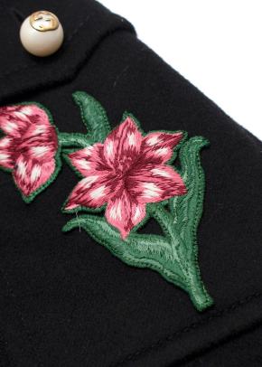 Gucci Black Cape with Floral Embroidery 7