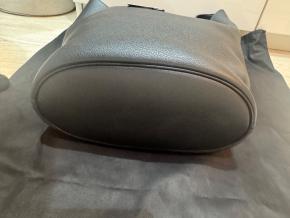 Saint Laurent Black Le 5 à 7 Hobo black leather bucket bag 3