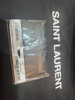 Saint Laurent Black Le 5 à 7 Hobo black leather bucket bag 4