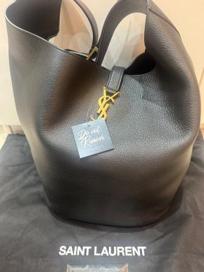 Saint Laurent Black Le 5 à 7 Hobo black leather bucket bag 2