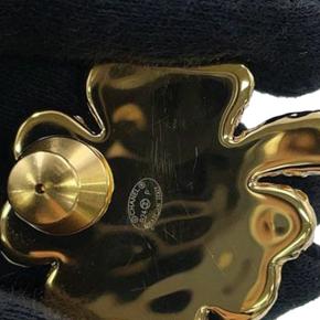 Chanel CC Gold Plated Resin Clover Brooch 4