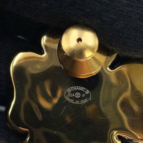 Chanel CC Gold Plated Resin Clover Brooch 5