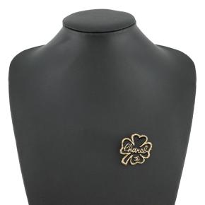 Chanel CC Gold Plated Resin Clover Brooch 7