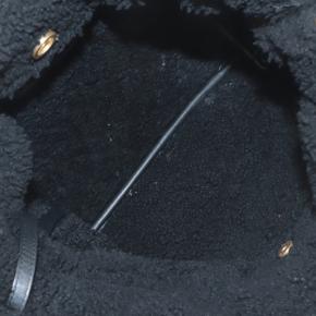 Chanel Black Small Quilted Aged Lambskin and Shearling 22 Bag 3