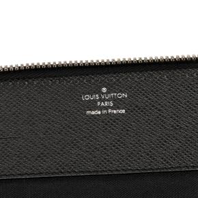 Louuis Vuitton Black Taiga Vladimir Portfolio 5