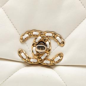 Chanel White Medium Lambskin 19 Flap 6