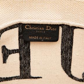 DiorAmour Large Embroidered Canvas Je T aime Book Tote 5