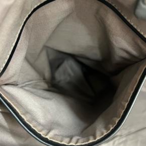 Bottega Veneta Black Intrecciato Trimmed Leather Duffle Bag 5