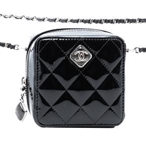 Chanel Black Quilted Patent Diamond Resin Clutch With Chain 7