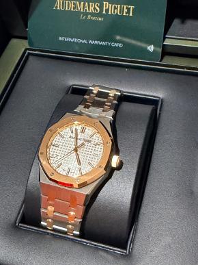 Audemars Piguet Royal Oak 34 mm Selfwinding Watch 2