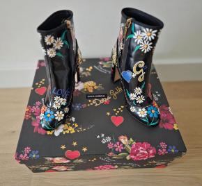 Dolce & Gabbana Floral Ankle Boots 17