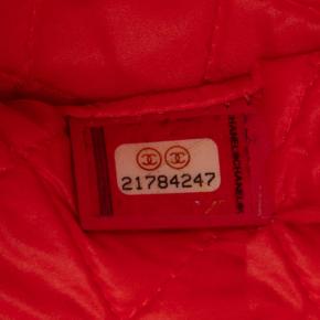 Chanel Red Medium Patent Quilted Cosmetic Case 6