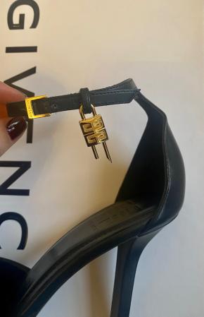 Givenchy Blcak G Lock Platform Pumps 5