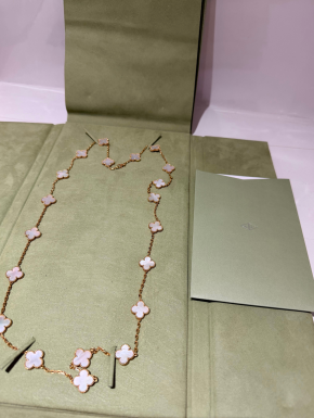 Van Cleef & Arpels Long Vintahe Alahambra Necklace 5