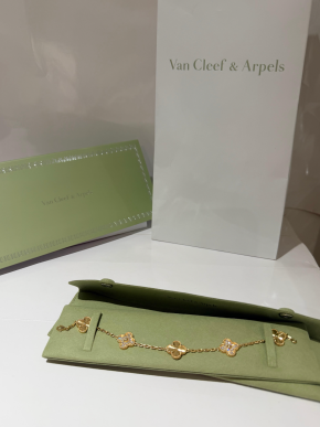 Van Cleef & Arpels Vintage Alhambra Yellow Gold And Diamonds Bracelet 2