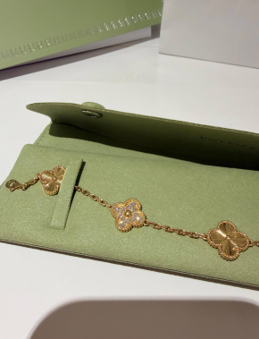 Van Cleef & Arpels Vintage Alhambra Yellow Gold And Diamonds Bracelet 3