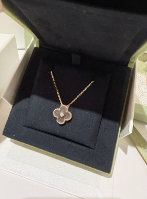 Van Cleef & Arpels Obsidian Diamond Vintage Alhambra Holiday Pendant 5