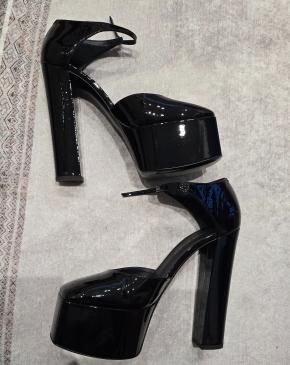 Giuseppe Zanotti Black Patent Bebe Pumps 9