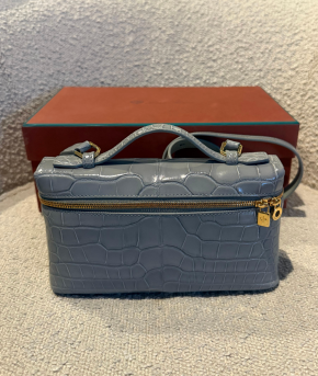 LORO PIANA Grey Extra Pocket L19 shiny Alligator Leather Pouch with cites 6