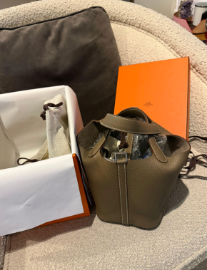 Hermes Etoupe Picotin 18 3