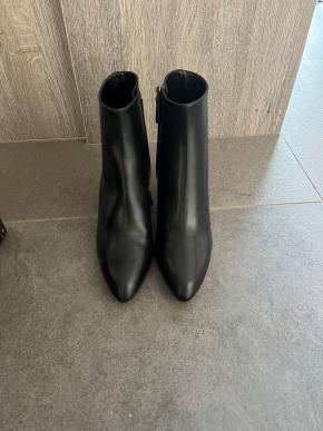 Alaia Black Leather Perspex Heeled Ankle Boots 2