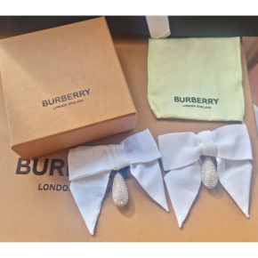 Burberry Oversized Bow Clip Earrings 4