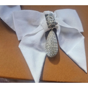 Burberry Oversized Bow Clip Earrings 9