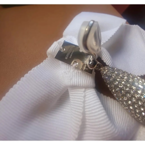 Burberry Oversized Bow Clip Earrings 7