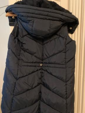 Barbour Black Hooded Gilet 2