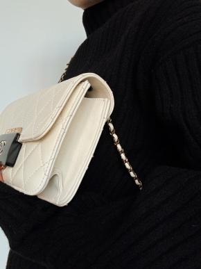 Chanel Cream Quilted Leather Shoulder Bag 4
