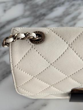 Chanel Cream Quilted Leather Shoulder Bag 9