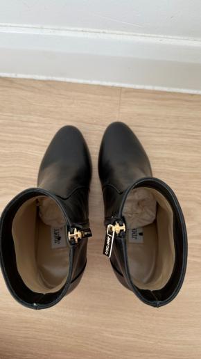 Jimmy Choo Black Leather Minori 65  JC Ankle Boots 24