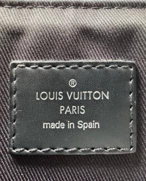 Louis Vuitton Grey/Black Men District PM Messenger 6